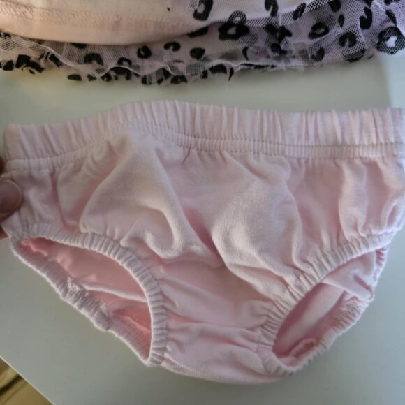 NWT Baby's Frilly Dress with diaper cover - Picture 3 of 5